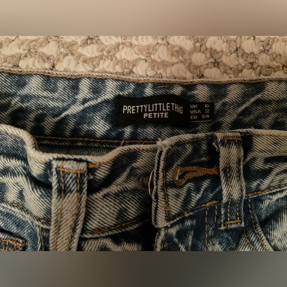 Blue Pattern Distressed Jeans - Picture 2 of 3